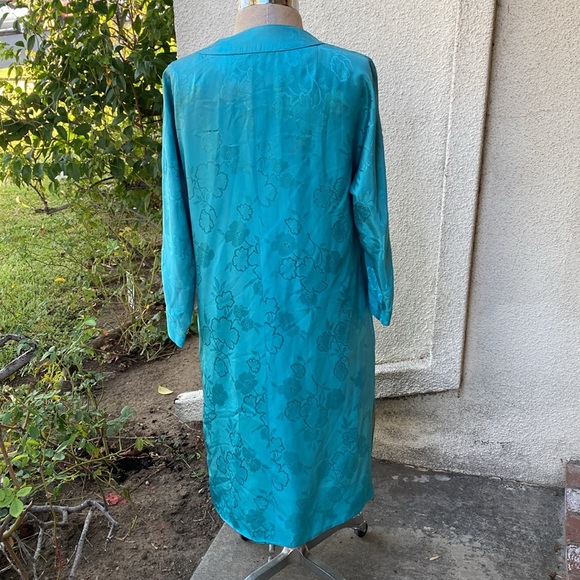 Saks Fifth Ave 100% silk 70’s vintage stunning button down dress or coverup. - Picture 3 of 16